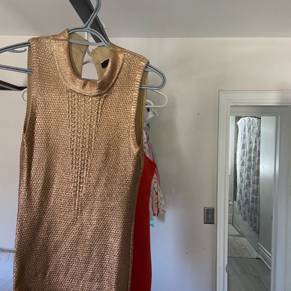 Rose gold body con dress ark & co size small - Picture 3 of 3